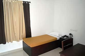 Laals Inn - The Economy Hotel, Kochi 3